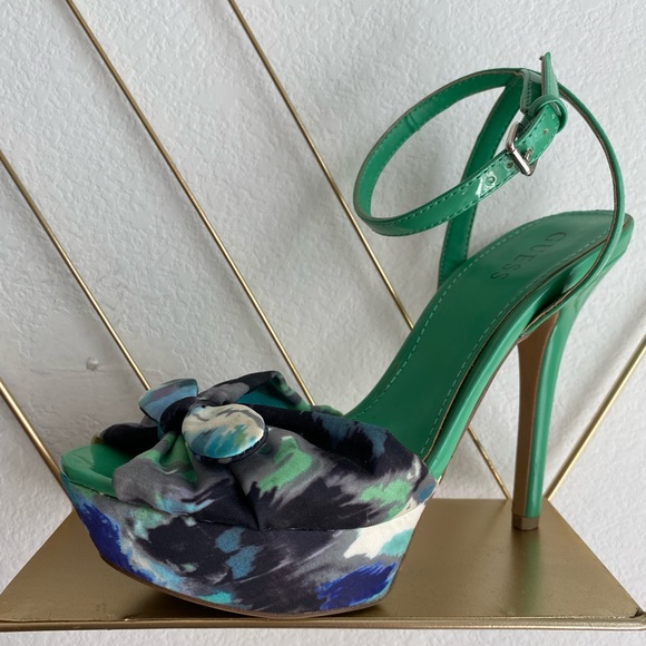 GUESS  Size 8.5  Floral Satin, Platform Sandals - Picture 1 of 5